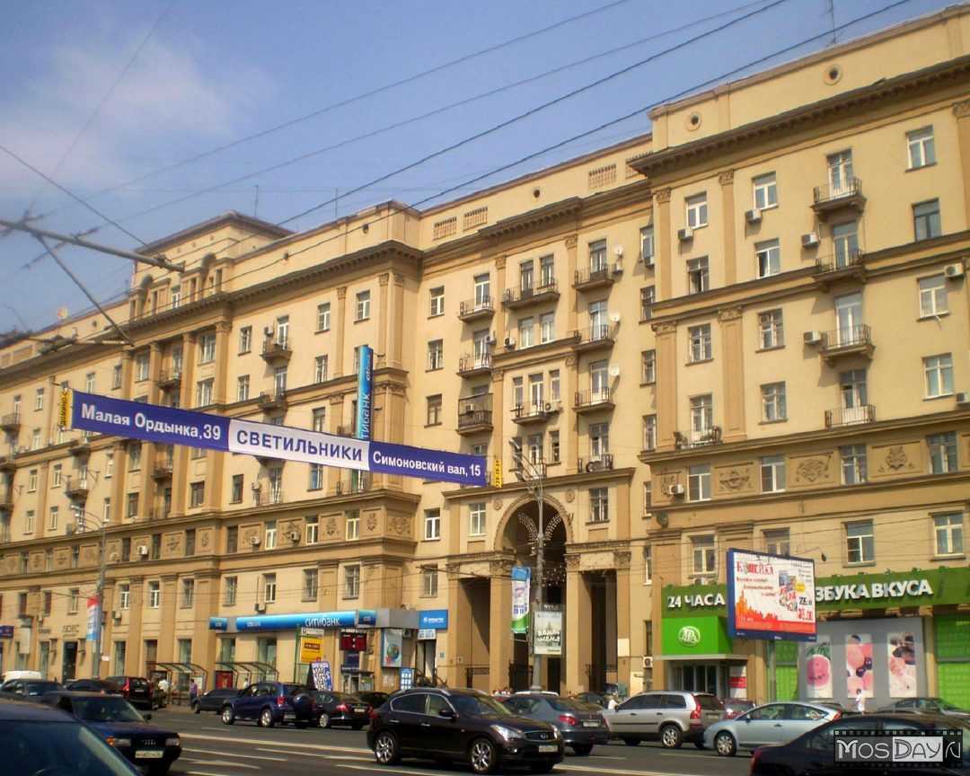 Садовая-черногрязская улица