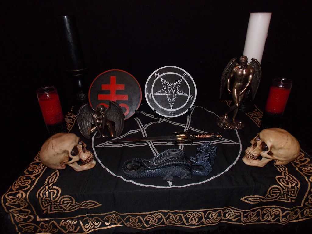 Что значит выражение "ave satan" и как его использовать